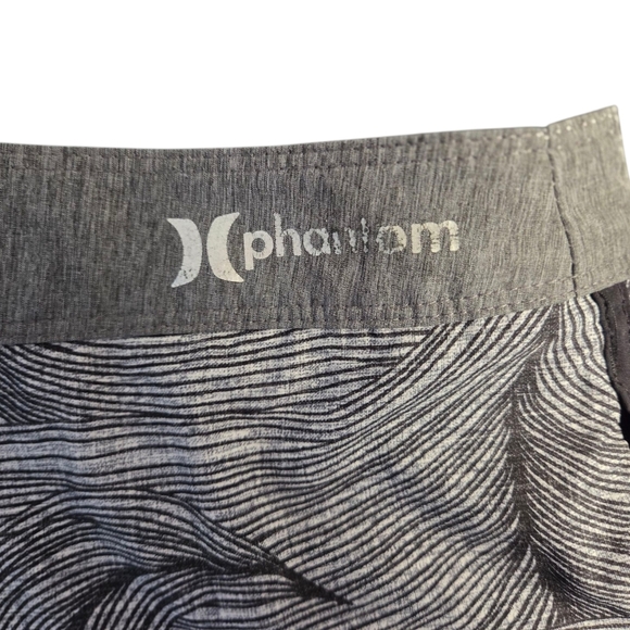Hurley Men’s Board Shorts Size 31 Gray Black Swim Trunks Surf Beachwear - Picture 8 of 10